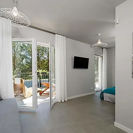 Sanibel לינה וארוחת בוקר בובולין